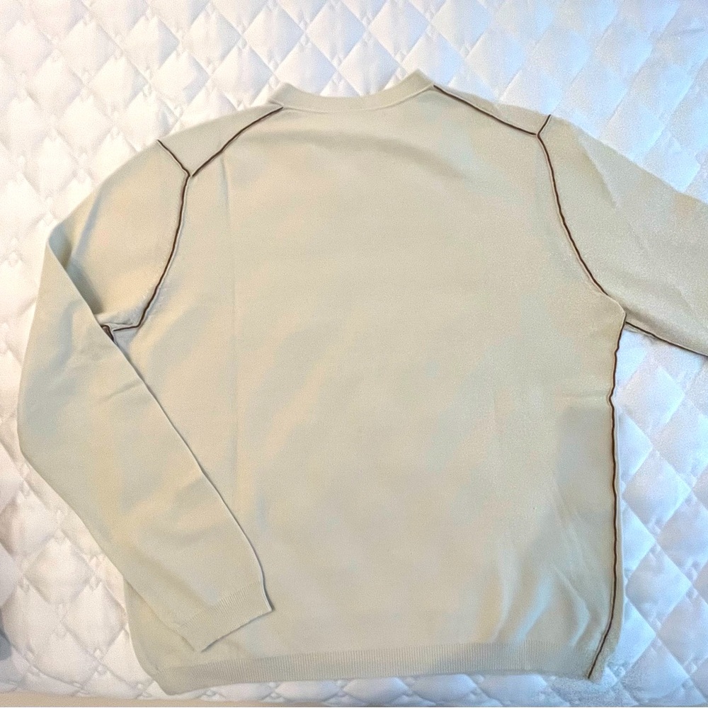 Lightweight cashmere V-neck - Picture 3 of 3